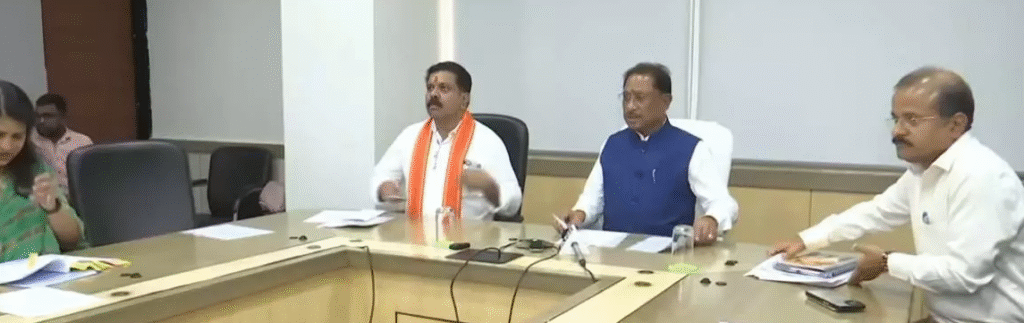 छत्तीसगढ़: आत्मसमर्पित नक्सलियों और हिंसा प्रभावित परिवारों को मिला प्रधानमंत्री आवास योजना का लाभ, सीएम साय ने जारी की पहली किस्त Untitled 16