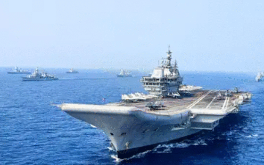 भारतीय नौसेना को मिलने वाली है नई ताकत: 4 Amphibious Warships से बढ़ेगी समुद्री शक्ति, क्यों घातक माने जाते हैं लैंडिंग डॉक प्लेटफॉर्मभारतीय नौसेना को मिलेंगे 4 New Amphibious Warship, जानें क्यों लैंडिंग डॉक प्लेटफॉर्म कहलाते हैं सबसे घातक युद्धपोत भारतीय नौसेना Amphibious Warships