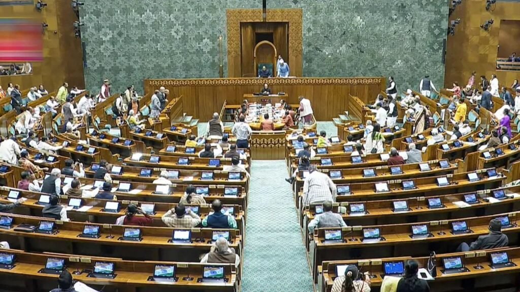 संसद सत्र से पहले सियासी पारा चढ़ा — विपक्ष ने महंगाई और बेरोजगारी को लेकर सरकार को घेरा, गर्म हो सकता है सदन का माहौल parliament