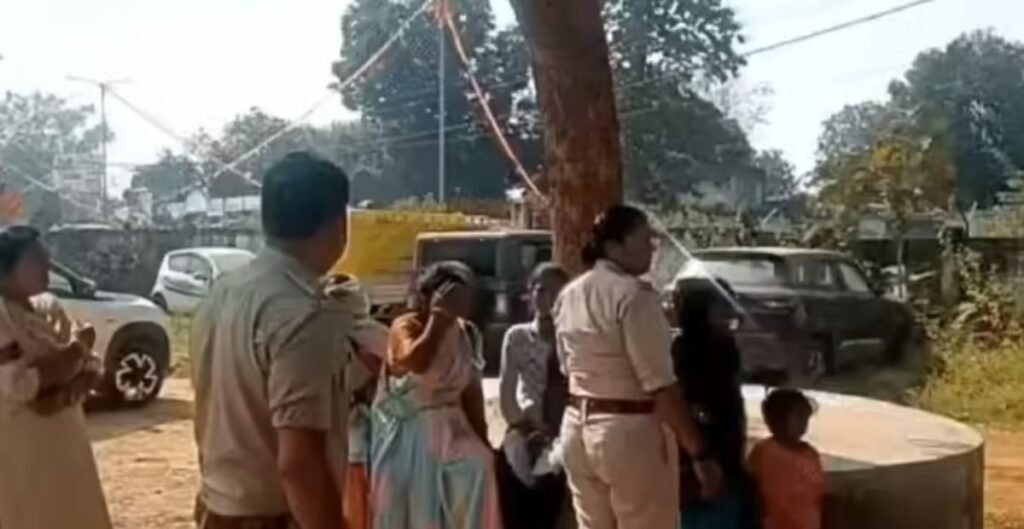 छत्तीसगढ़: पुलिस कस्टडी में चोरी के आरोपी की मौत, परिजनों ने लगाया पिटाई का आरोप — ASP बोले, आरोपी पहले से बीमार था Untitled design 4 10
