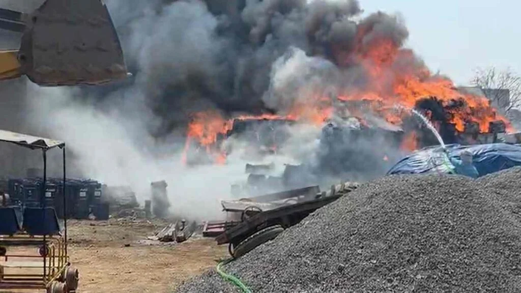 ठेकेदार