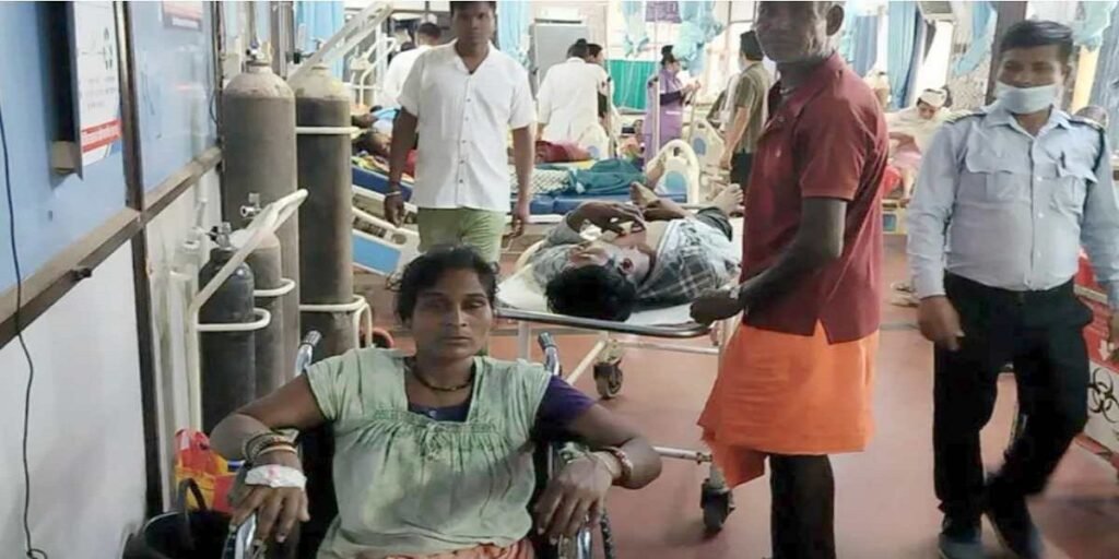 छत्तीसगढ़ में सामूहिक भोज के बाद बिगड़ी ग्रामीणों की तबीयत, 17 लोग अस्पताल में भर्ती, महिला की मौत 8