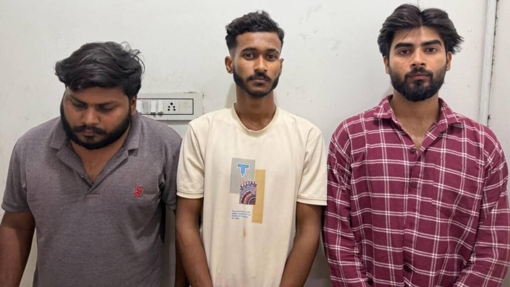 छत्तीसगढ़ में साइबर ठगी के स्लीपर सेल नेटवर्क का भंडाफोड़, 3 गिरफ्तार… देशभर के 60 से ज्यादा मामलों से जुड़े तार Untitled 174