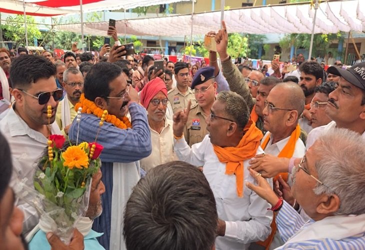 CG News : सुशासन तिहार में गरमाया माहौल, धरमलाल कौशिक और राजेंद्र शुक्ला के बीच मंच पर तीखी नोकझोंक Untitled 415