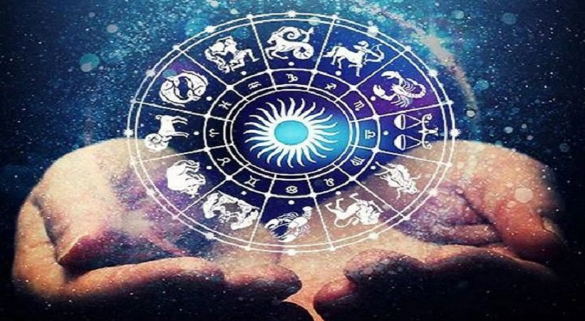 Daily Horoscope 2 June: 5 राशियों की चमकेगी किस्मत, अचानक धन लाभ और मान-सम्मान के बन रहे योग; पढ़ें 2 जून का दैनिक राशिफल Untitled 15