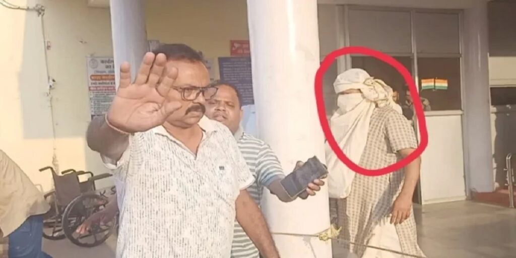CG News : महिला की शिकायत पर कथावाचक नरेंद्र नयन शास्त्री गिरफ्तार, दुष्कर्म के गंभीर आरोप में कार्रवाई Untitled 157