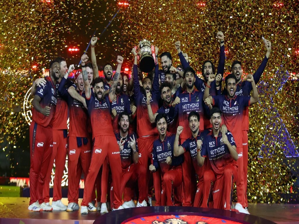 IPL 2026 Final: Royal Challengers Bengaluru दूसरी बार बना चैंपियन, Virat Kohli के विनिंग छक्के से टूटा Gujarat Titans का सपना Untitled 2