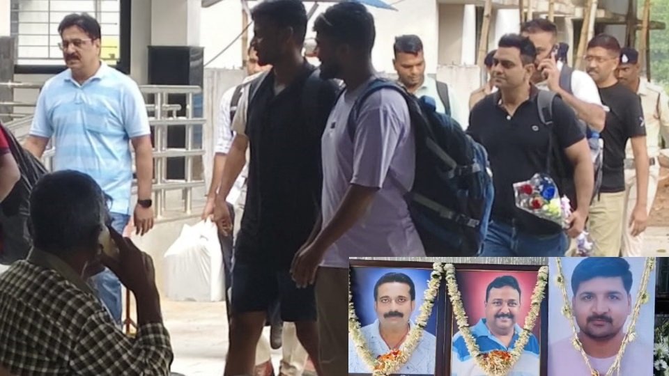 Naugai Triple Murder Case: कोरिया-नौगई तिहरे हत्याकांड की जांच अब CBI के हाथ, बैकुंठपुर पहुंची टीम ने संभाली कमान Untitled 152