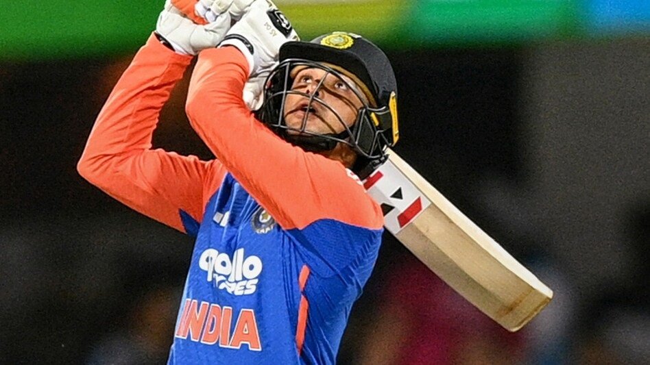 Abhishek Sharma का धमाका: इंग्लैंड के खिलाफ T20I में विस्फोटक पारी, टूटे बड़े-बड़े रिकॉर्ड Untitled 22