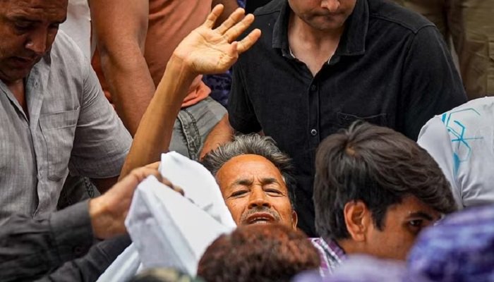 सोनम वांगचुक की सेहत पर बढ़ी चिंता, सफदरजंग अस्पताल से शिफ्ट करने पर जान का खतरा: सूत्र Untitled 248