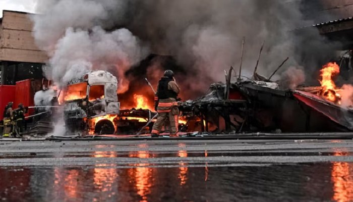 Russia Ukraine War: रूस का भीषण हमला… कीव समेत कई शहरों पर मिसाइलों की बारिश, दहल उठा यूक्रेन Untitled 391