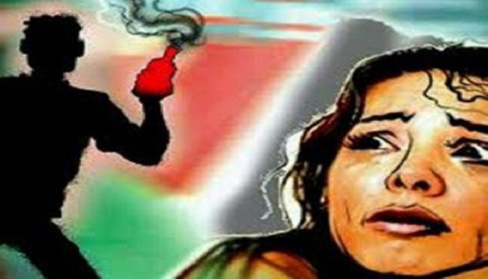 CG Crime : बात न करने पर भड़का आरोपी, कांवड़ यात्रा में महिला पर फेंका एसिड; दो मासूम भी झुलसे Untitled 206
