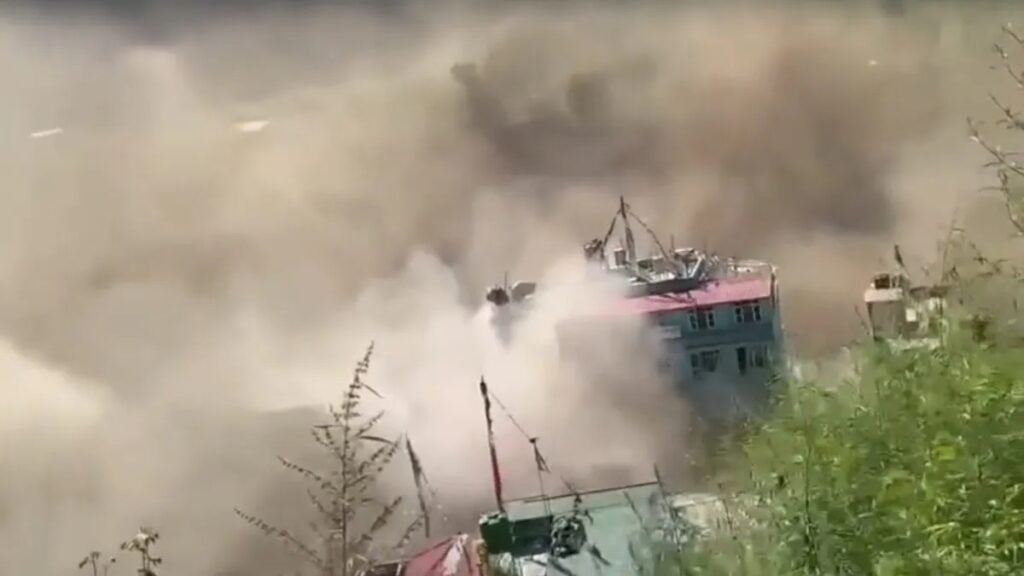 Nepal Flash Flood: तिब्बत से आई विनाशकारी बाढ़ ने नेपाल में मचाई तबाही, 1000 लोगों के बहने की आशंका Untitled 299