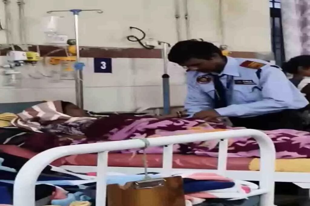 CG News: मातृ-शिशु अस्पताल में बड़ी लापरवाही, गर्भवती महिलाओं को गार्ड ने लगाई ड्रिप Untitled 337