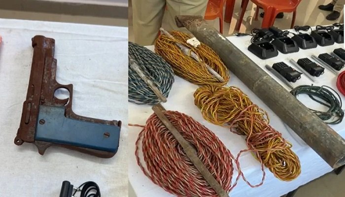 Chhattisgarh News: सुरक्षा बलों को बड़ी कामयाबी, नक्सल डंप से पिस्टल-वॉकी-टॉकी और विस्फोटक बरामद Untitled 47
