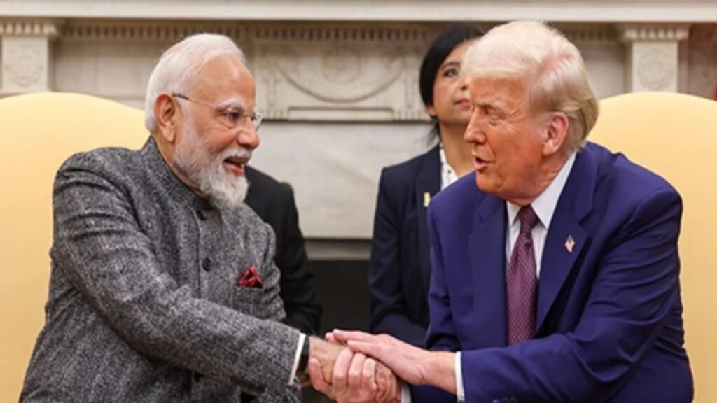 India-US News: डोनाल्ड ट्रंप ने भारत को दी राहत, रूस से तेल खरीदने पर प्रतिबंधों में छूट; 100% टैरिफ का खतरा टला Untitled 263
